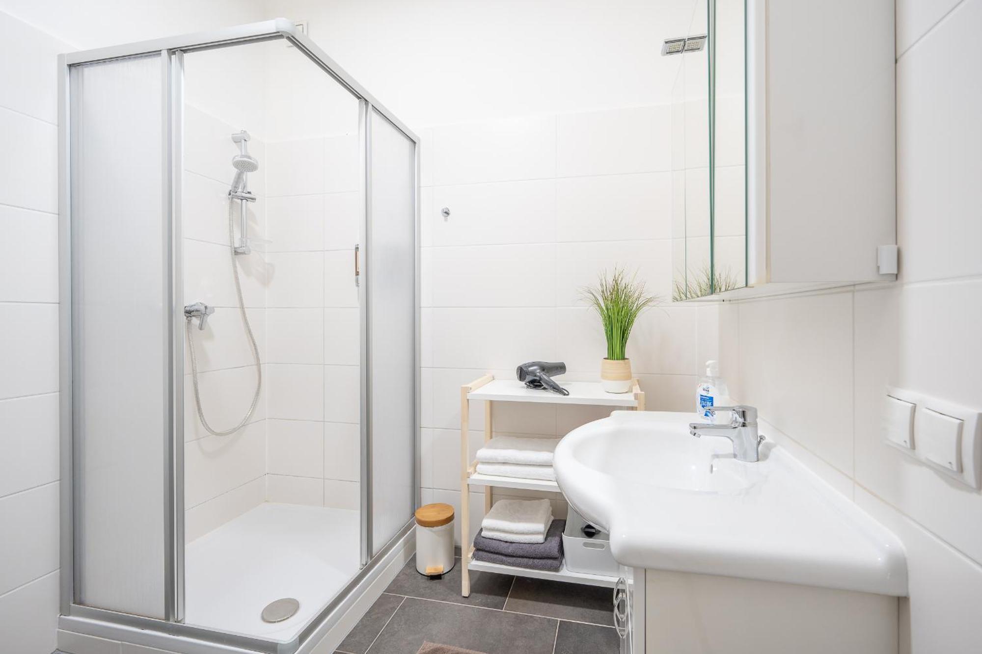 M&O Apartment, Zentral In Innenstadt-& Bahnhofsnaehe - Parkgarage Graz Buitenkant foto